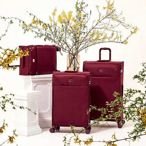 �� ������� it Luggage ��� Lustrous Luxe ����