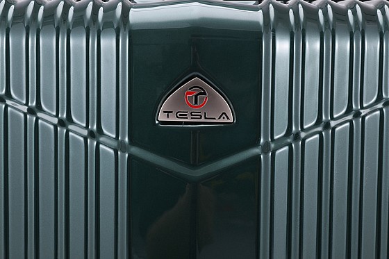  �� 3 ������� TESLA  ������ ��� ��� ��� ����