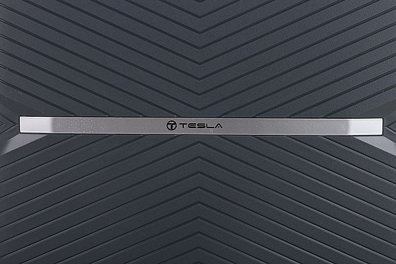 �� 3 ������� TESLA 
